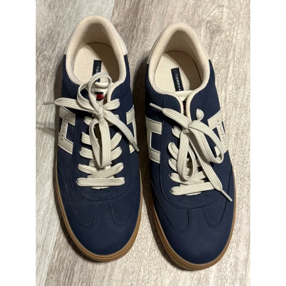 Tommy Hilfiger Men Twlexe Navy Blue Gum Sole Low Top Sneakers 9.5M TWLEXE H-R